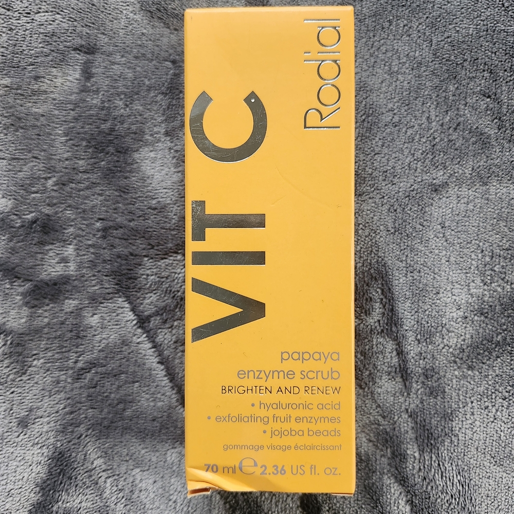Rodial Vit C Papaya Enzyme Scrub - Yellow